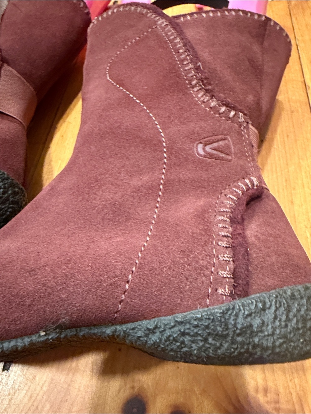 Keen Boots maroon wine color Suede Mid-Calf lined easy pull on 7.5 - Picture 6 of 11